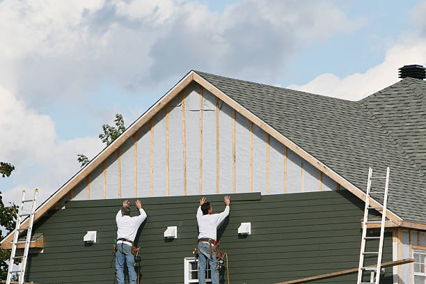 Professional Siding Replacement technician working in Concord, VA